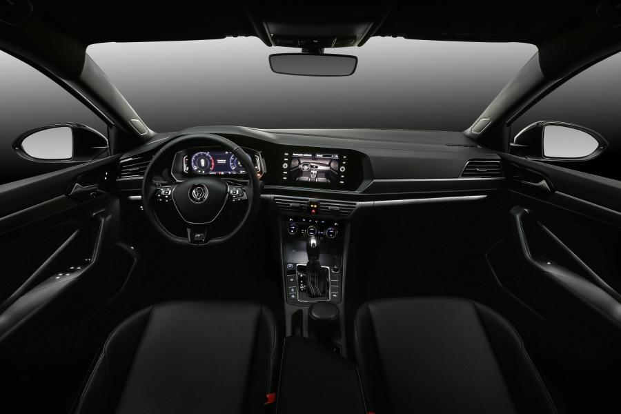 Торпедо Volkswagen Jetta 250 TSI R-Line 2018 года  (LA) (фото 3 из 3)